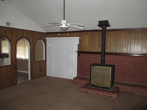 2nd image of 3999 Hitchcock St