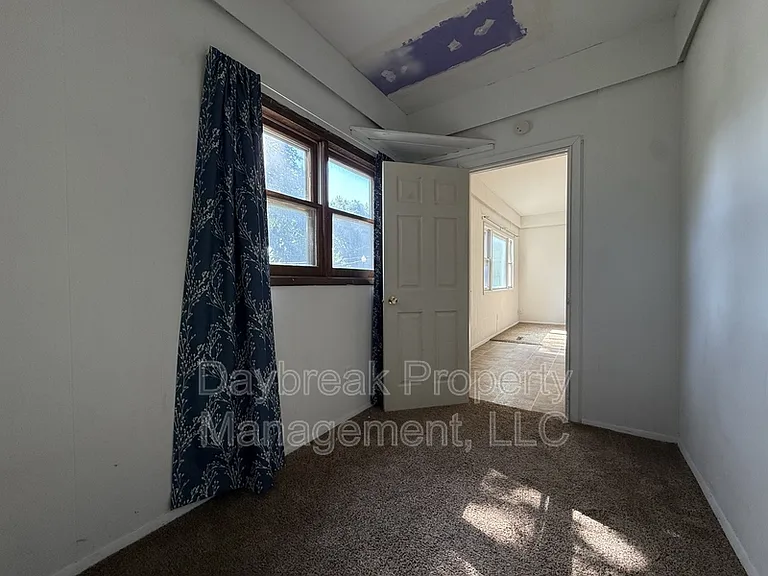 1228 10th St N #4 — Photo 5