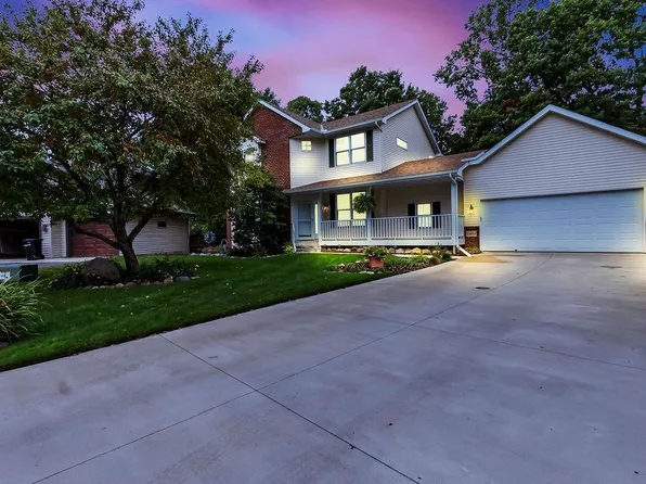 2484 Montana Cir E, Maplewood, MN 55119