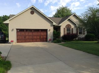 159 Valley View Dr, Seneca, IL 61360