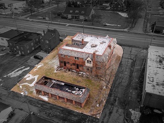 3rd image of 4224 Market St