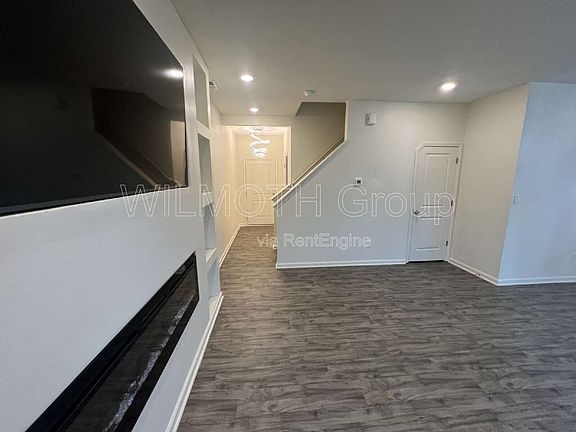 3rd image of 10905 Penwell Way