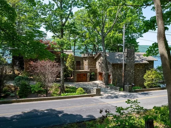 401 E Shore Road, Greenwood Lake, NY 10925