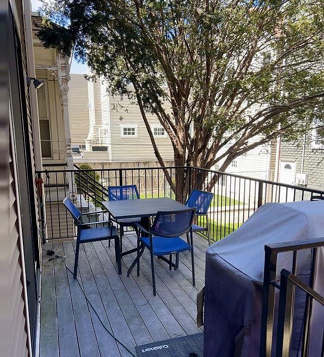 Coach house patio/balcony