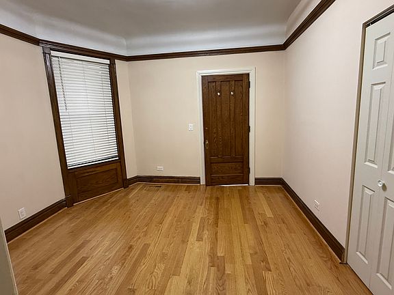 4th image of 1134 W Oakdale Ave #1F