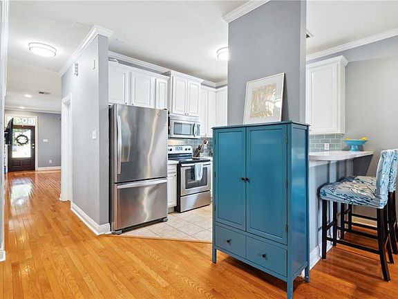 5th image of 6047 Colbert St