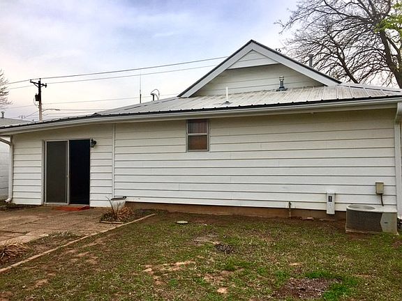 5th image of 710 E 12th Ave
