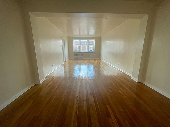 3rd image of 277 E 207th St APT 4D