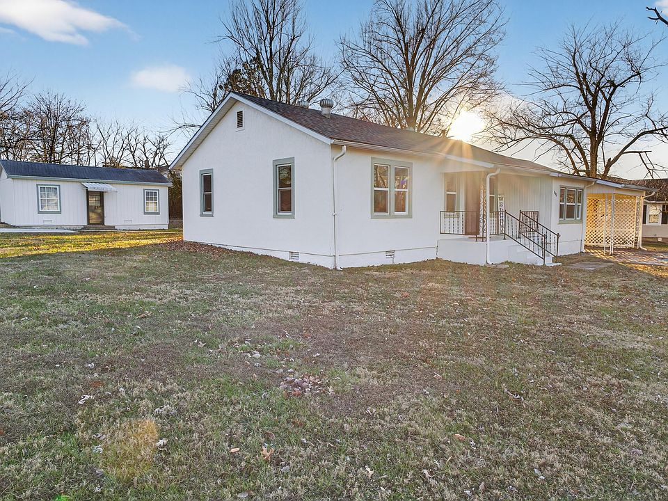 1st image of 840 Dorris Avenue