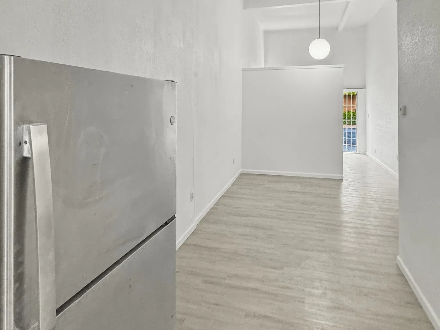 2 bed, 1100 sqft, $1,950 — Photo 4