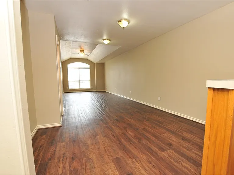 2323 Trace Mdws — Photo 6