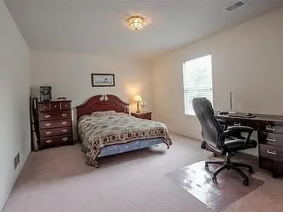 2600 NW Richard Dr — Photo 5