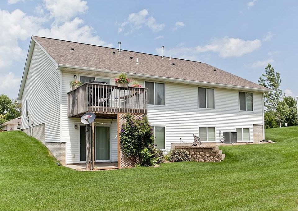 2nd image of 3442 Stoneview Cir SW