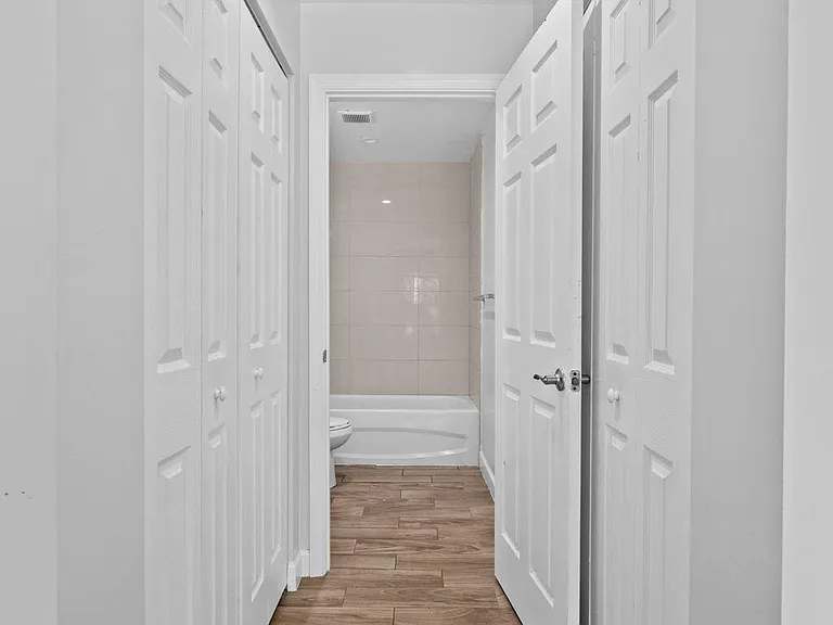 56 W 12th St #C — Photo 23