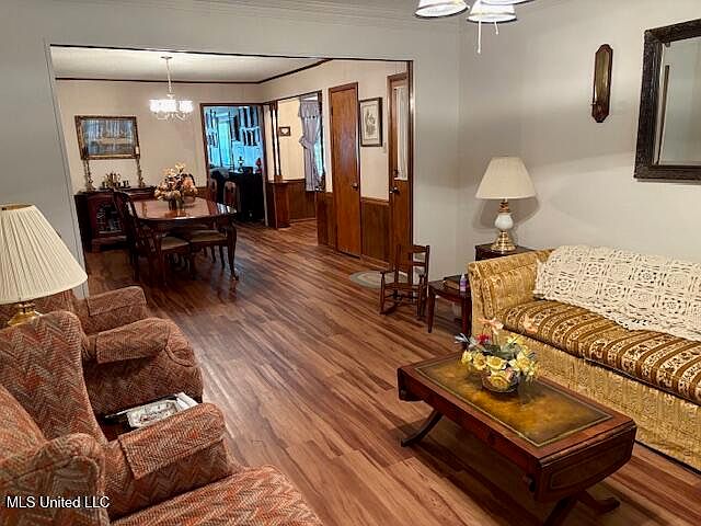 2nd image of 1101 Medallion Dr