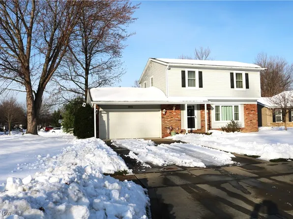 8015 Linden St, Mentor On The Lake, OH 44060