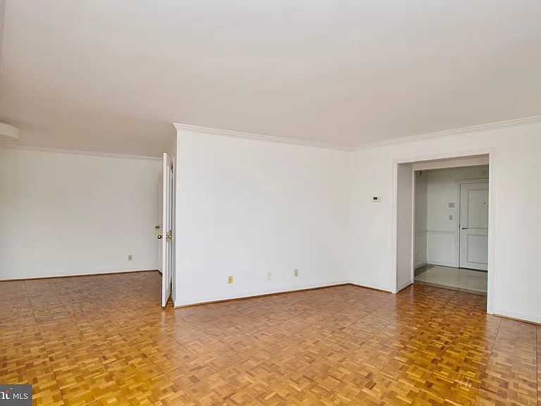 1250 S Washington St #218 — Photo 8