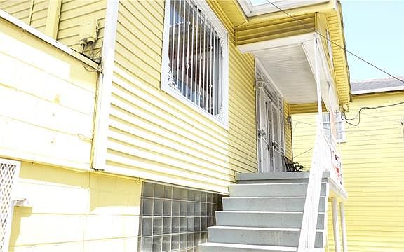 2nd image of 919 N Claiborne Ave