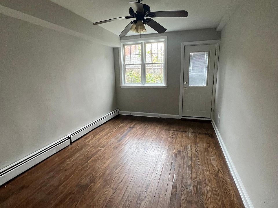 2nd image of 982 Rhinelander Ave