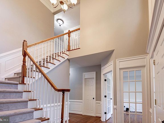 3rd image of 11913 Champion Lake Ct