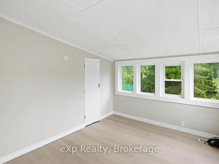 132 Macdonald Ave — Photo 16