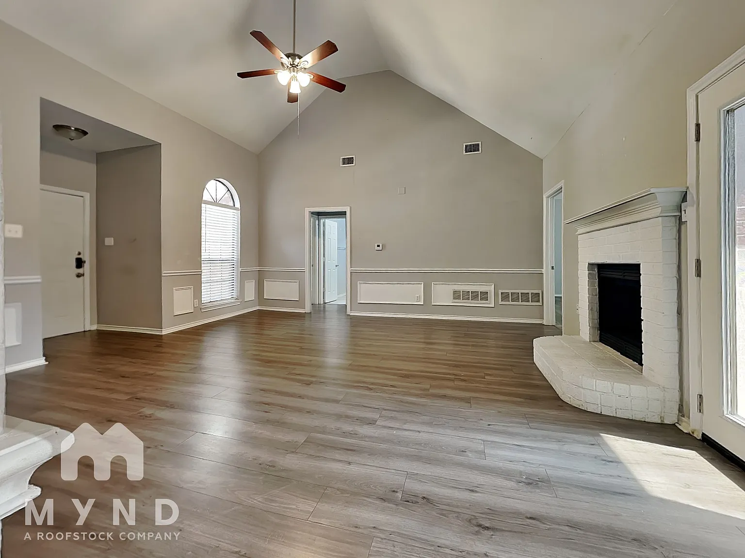 3 bed, 2.0 bath, 1512 sqft, $2,145 — Photo 4