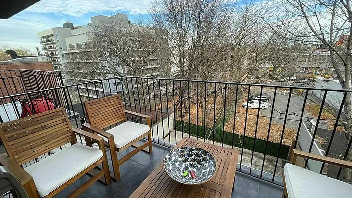 Rented by Nooklyn NYC LLC | media 4