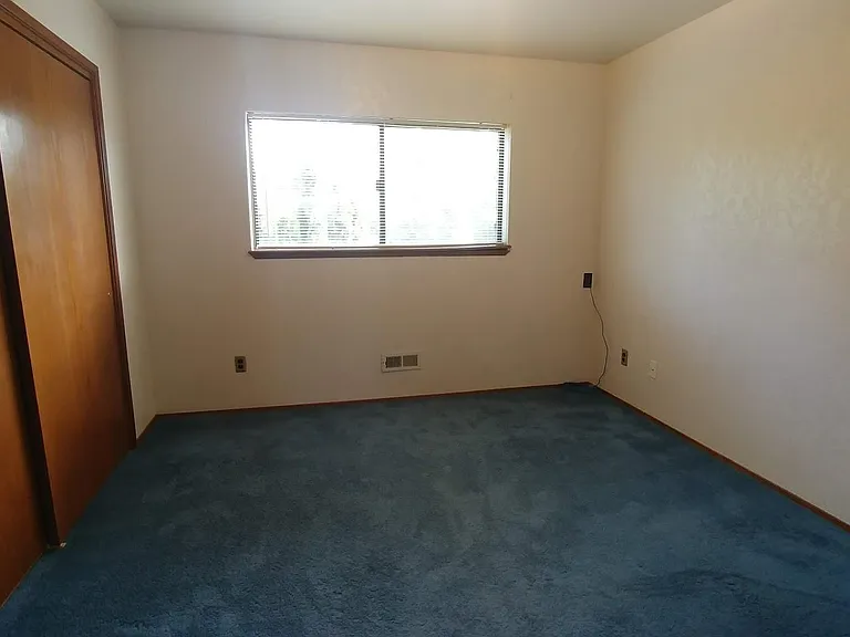 510 SW State St #A — Photo 13