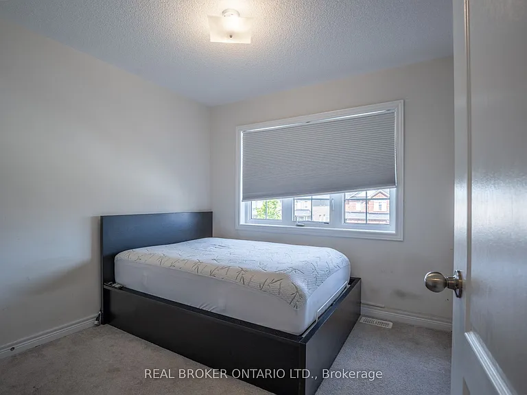 63 Forsyth Cres — Photo 9
