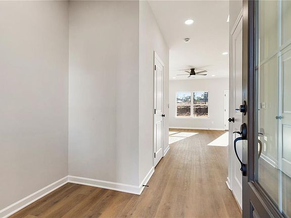 4th image of 14 Wade St