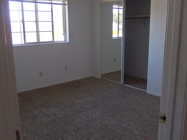 1443 Northwood Dr — Photo 3