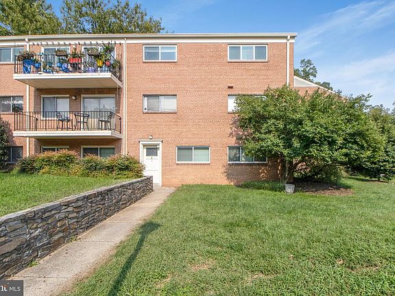 3rd image of 10600 Weymouth St #W4