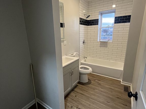 5th image of 3619 Fir St #1S-1