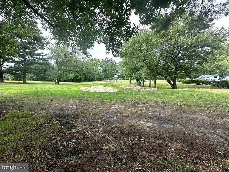 505B Cypress Point Cir #B — Photo 14