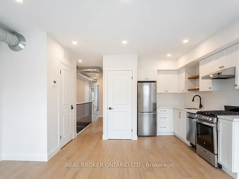 115 Catharine St N #2 — Photo 4