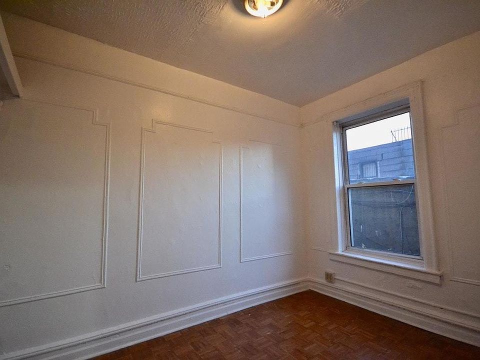 1st image of 370 Bedford Ave APT 11