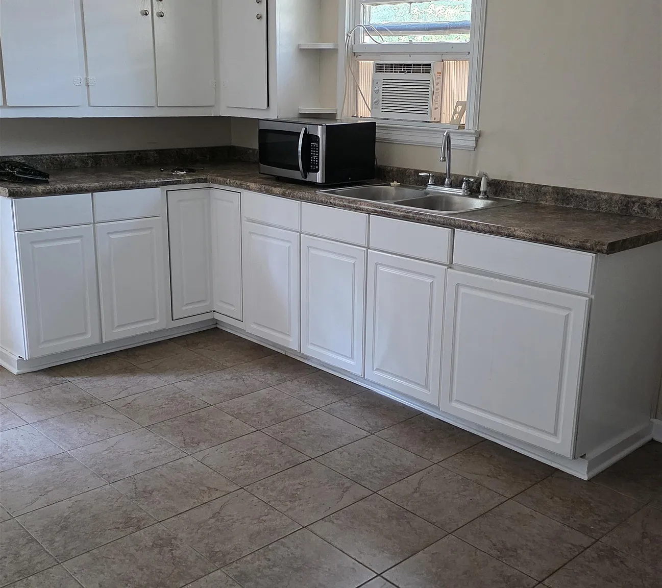 2 bed, 784 sqft, $925 — Photo 3