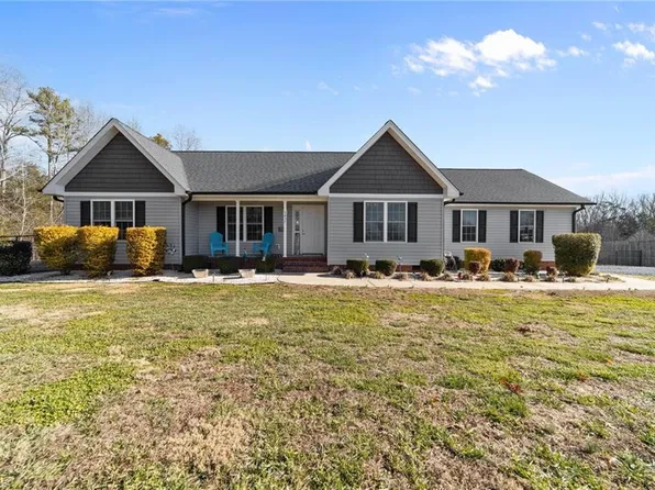 3437 Grange Hall Rd, Asheboro, NC 27205