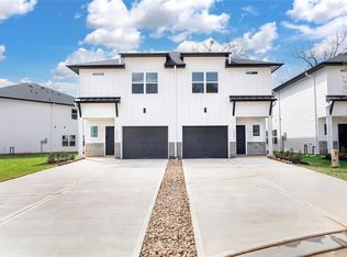 2039 Longmire Villas Ct, Conroe, TX 77304