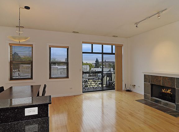 4th image of 4050 N Lincoln Ave #P-2