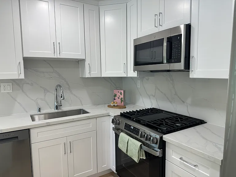 947 Azure St #1 — Photo 3