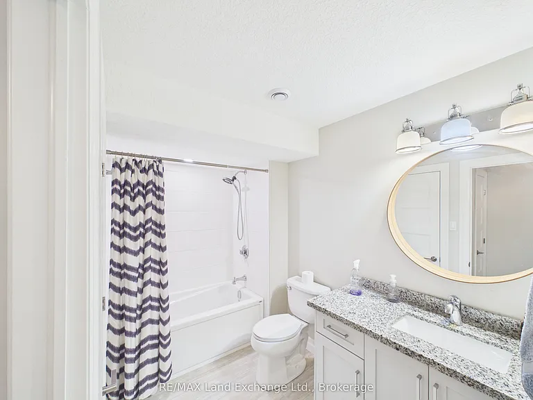 552 Durham St #11 — Photo 9