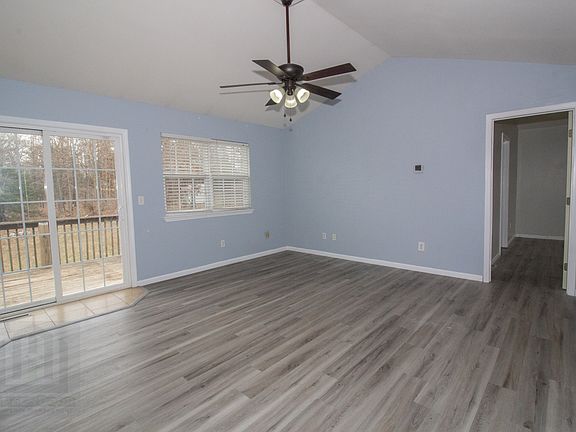 3rd image of 21726 Lindsay Ln
