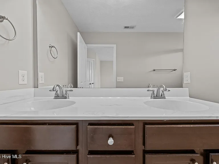 123 Lightwater Dr — Photo 33