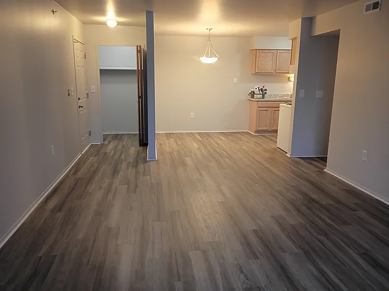 Prentiss Pointe Apartments — Photo 123