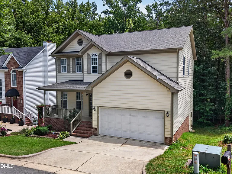 3013 Englefield Dr — Photo 2