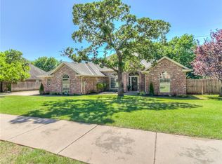 301 Hamptonridge Rd, Edmond, OK 73034