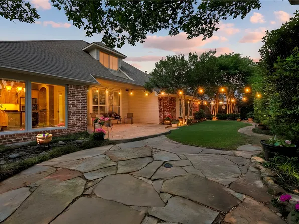 15 Center Ct, Heath, TX 75032