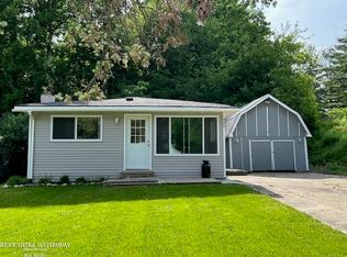 995 Center Dr, Attica, MI 48412