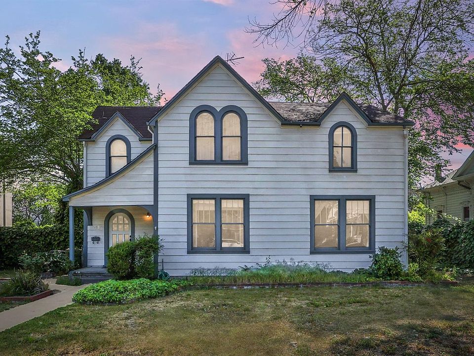 1st image of 519 College St